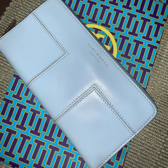 Tory Burch T Block Wallet - Picture 2 of 8
